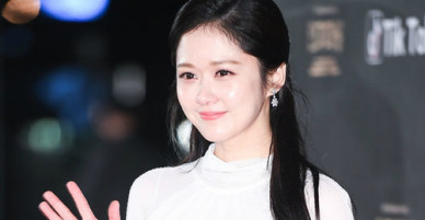 Jang Nara kín cổng cao tường vẫn đẹp nổi bật trên thảm đỏ