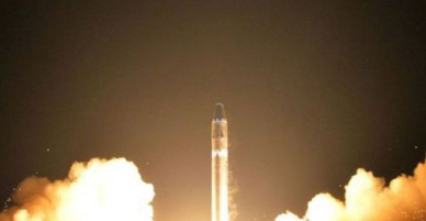 Tên lửa Triều Tiên bị trục trặc, rơi xuống thành phố 240.000 dân?