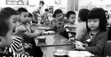 Khó tìm trường lớp cho hàng nghìn trẻ mầm non khu công nghiệp