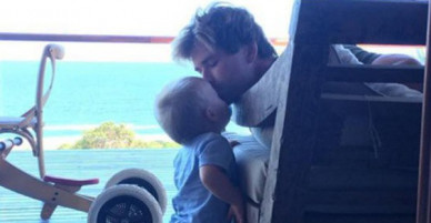 Câu chuyện dễ thương về con trai của Thor Chris Hemsworth: Nghịch đến gãy xương mà chẳng khóc tiếng nào