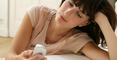 Vợ chồng mâu thuẫn khi anh đi mua điện thoại mà không rủ tôi đi cùng