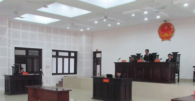 Bị cáo nhập viện, hoãn xử vụ “nhắn tin đe dọa ông Huỳnh Đức Thơ”