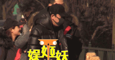 Giả Nãi Lượng đổ bệnh, vẫn cố tập show cuối năm sau scandal ngoại tình của Lý Tiểu Lộ