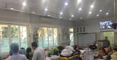 Bác sĩ căng mình vì bệnh nhân đổ xô lên tuyến trên dịp cuối năm