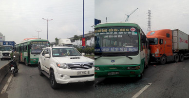 Xa lộ kẹt cứng vì ô tô húc liên hoàn