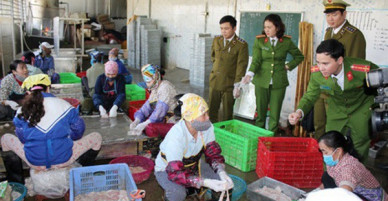 Đột nhập cơ sở kinh doanh phát hiện hơn 4 tấn nội tạng không rõ xuất xứ