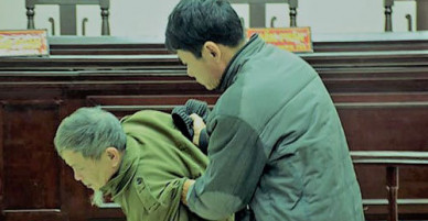 Tăng án tù với ông lão xâm hại bé hàng xóm