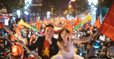 4 lý do phụ nữ yêu những anh chàng hâm mộ bóng đá