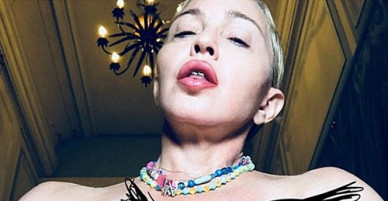 Madonna 59 tuổi vẫn không ngừng gây sốc