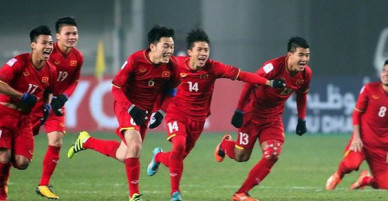 Thủ tướng nhắn nhủ U23 Việt Nam thi đấu hết mình vì màu cờ sắc áo