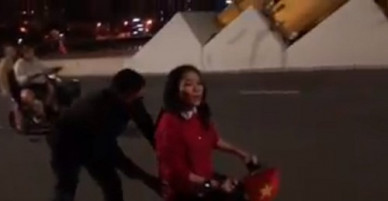 Video: Nói là làm, Mỹ Tâm chạy “siêu xe”, đi bão trên cầu Rồng Đà Nẵng