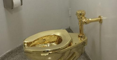 Bảo tàng Mỹ cho Nhà Trắng mượn bồn cầu bằng vàng ròng