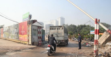 Công an quận Tây Hồ (Hà Nội) phản hồi về tình trạng bụi bẩn trên tuyến đường Võ Chí Công