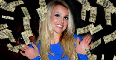 Britney Spears làm những gì mà tiêu hết 250 tỷ đồng chỉ trong 1 năm?