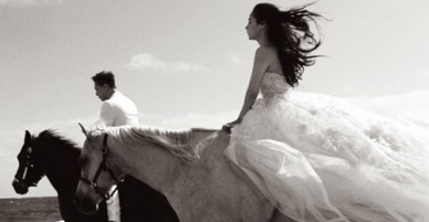 Taeyang và Min Hyo Rin cưỡi ngựa trong ảnh cưới