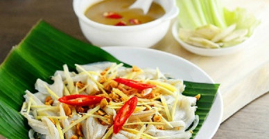 Thưởng thức ẩm thực trên du thuyền giữa Sài Gòn