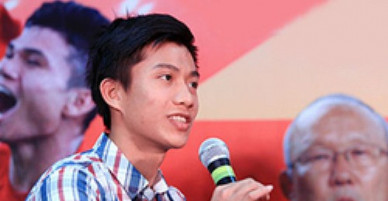 Tiền vệ Phan Văn Đức khiến mọi người bật cười khi nói về tiêu chí chọn bạn gái