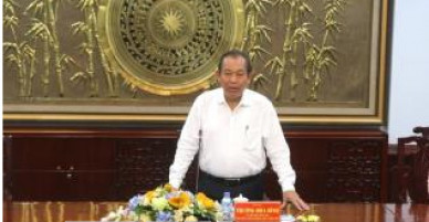 Phó Thủ tướng Trương Hòa Bình thăm, tặng quà đồng bào bị thiên tai mưa lũ huyện Đà Bắc