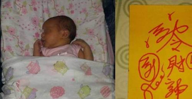Thấy con ngủ đêm hay khóc, mẹ nghĩ là ma trêu nên nhờ thấy bói làm bùa cho con ngủ ngon