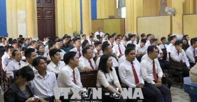 Tạm hoãn phiên vụ án dân sự giữa taxi Vinasun với Grab