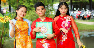 Bé Minh Khang cùng dàn sao nhí quay MV mừng xuân Mậu Tuất