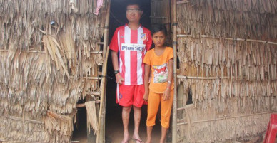 Bố mất chưa giỗ đầu thì mẹ qua đời, em gái 10 tuổi đau đớn nhìn anh trai mắc bệnh hiểm nghèo mà không có tiền chữa