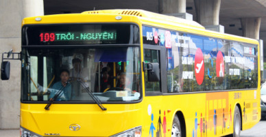 Hai tuyến buýt miễn phí vào sân bay Tân Sơn Nhất dịp Tết