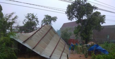 Bình Định hỗ trợ xây nhà cho hộ có nhà bị sập, hư hỏng do bão lũ