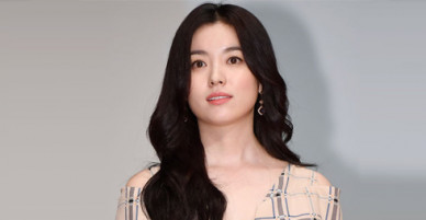 Han Hyo Joo mặc giản dị, trang điểm nhẹ vẫn xứng danh bảo bối nhan sắc Hàn