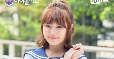 Thực tập sinh Kpop xinh đẹp khoe đang học tiếng Việt