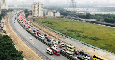 Ngày cuối nghỉ Tết Mậu Tuất: Ô tô kéo dài hàng km trên cao tốc Pháp Vân