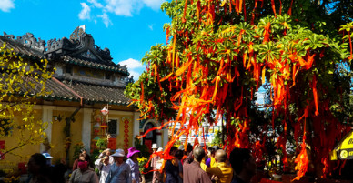Du khách chen chân hành hương tại các chùa nổi tiếng Đồng Tháp