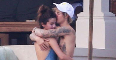 Justin Bieber say đắm ôm hôn Selena trong ngày cưới của bố