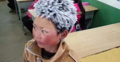 Con chỉ mong mẹ sớm quay về: Ước muốn duy nhất ngày đầu năm mới của cậu bé băng giá lay động cộng đồng mạng