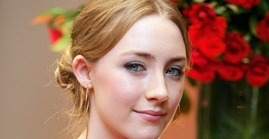 Gu mặc của Saoirse Ronan - mỹ nhân thế hệ mới của Hollywood