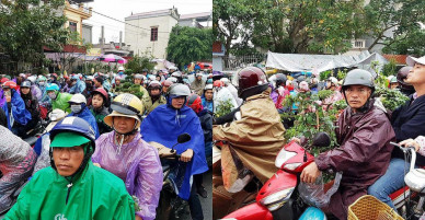 Hàng vạn người đội mưa, ùn ùn đổ về chợ Viềng