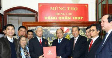 Thủ tướng chúc thọ Trung tướng Đặng Quân Thụy
