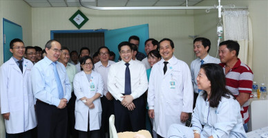 Phát huy sức trẻ và kinh nghiệm, kiến thức của cán bộ lớn tuổi để phát triển ngành y tế