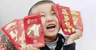Mẹ dùng hơn trăm triệu tiền mừng tuổi của con để sắm túi xách xịn gây tranh cãi