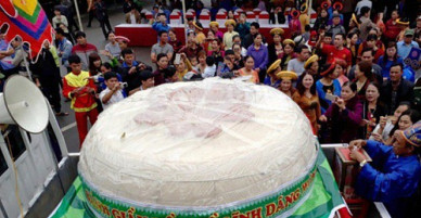 Không đồng ý làm bánh dày “khổng lồ” dâng Đền Hùng