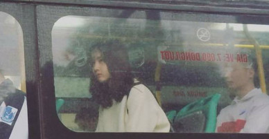 Cư dân mạng đòi link cô gái bị chụp lén trên xe bus vẫn thần thái ngời ngời
