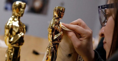 Khám phá quy trình sản xuất tượng vàng Oscar danh giá