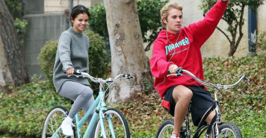 Selena Gomez: Cô gái có trong tay tất cả nhưng sẵn sàng từ bỏ mọi thứ vì một chàng trai