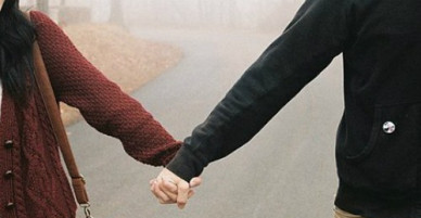 Em thờ ơ rồi lại xin tôi cho cơ hội, liệu tôi có nên đồng ý