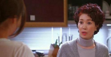 Nàng dâu vung tay làm lễ, mẹ chồng tái mặt xót tiền