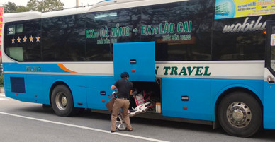 Tài xế ôtô khách giấu xe đạp điện của nạn nhân xuống gầm sau tai nạn