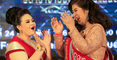 Phụ nữ béo Thái Lan tranh ngôi người giống voi nhất
