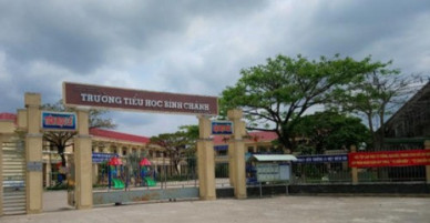 Bắt cô giáo quỳ gối xin lỗi phụ huynh: Thật kinh khủng!