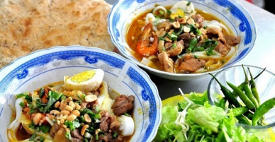 Lý do Đà Nẵng giới thiệu nem rán, mì Quảng với đoàn hải quân Mỹ
