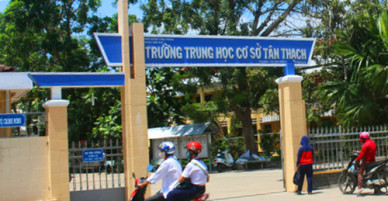 Cô giáo tiếng Anh bị nam sinh tấn công trong giờ học